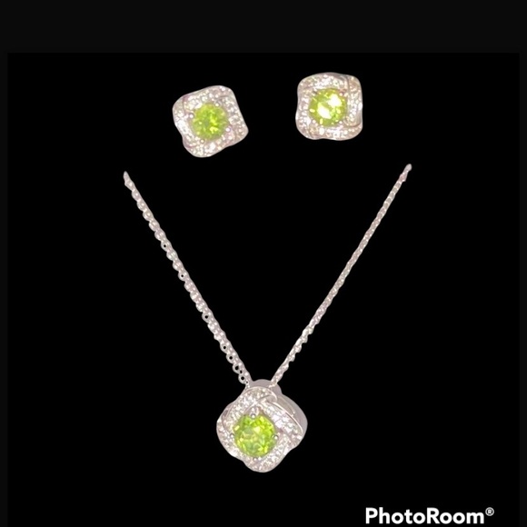 HP💘Peridot 925 Sterling Silver Necklace and Earring Set - Picture 4 of 16